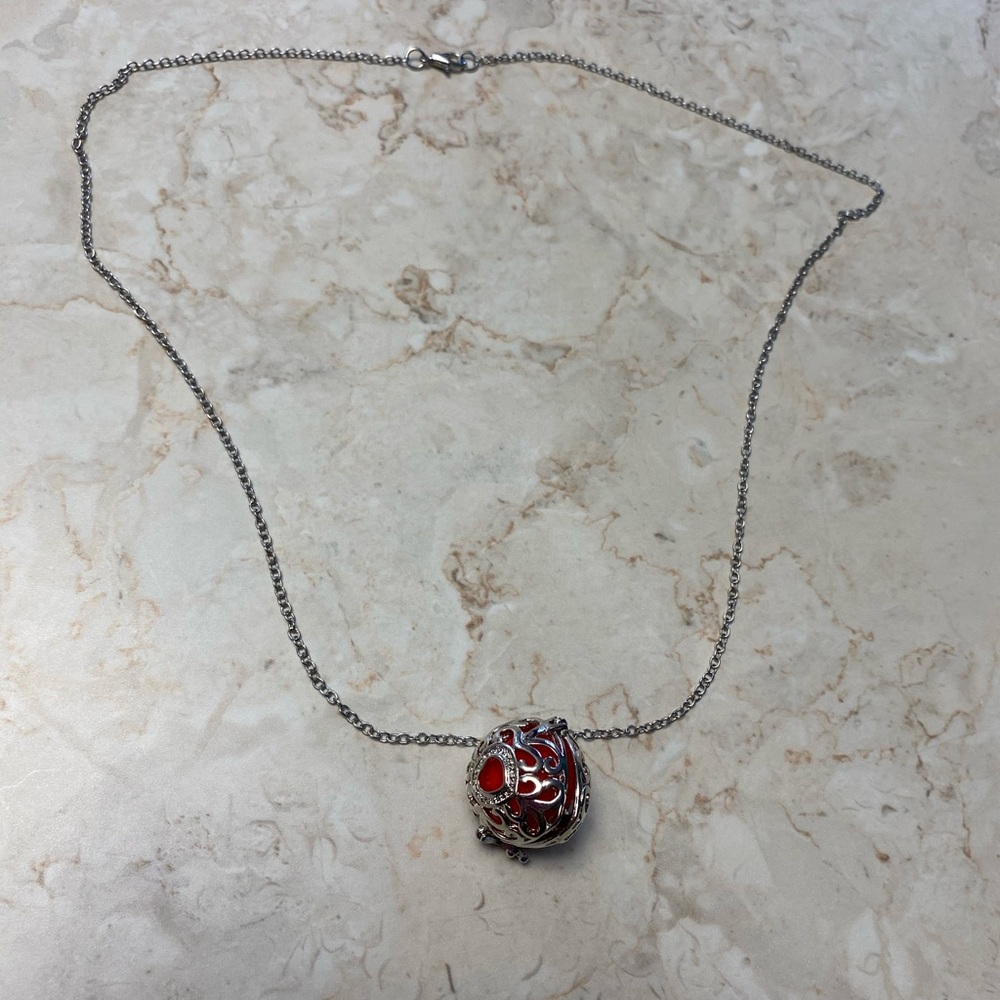 Aroma therapy necklace